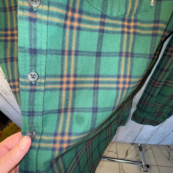 Eddie Bauer Classic Fit Flannel Shirt Men's Size Large Green Plaid Long Sleeve - Picture 4 of 10